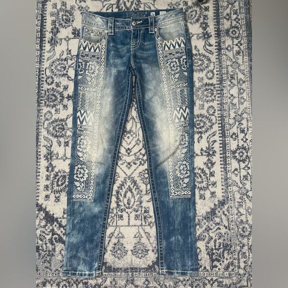 Miss Me Embroidered Lace Signature Cuffed Skinny Lightwash Denim Jeans - Picture 2 of 10